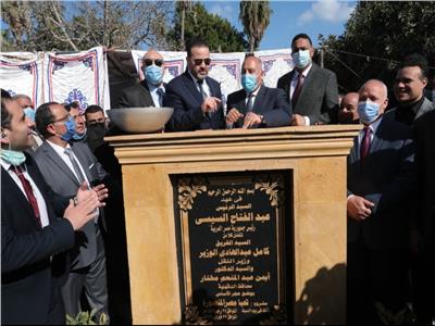 وزير النقل يضع حجر أساس مشروع تحيا مصر بالمنصورة