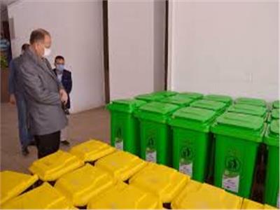 محافظ أسيوط: توزيع صناديق قمامة جديدة وتكثيف اعمال النظافة 