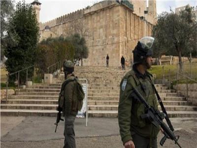محكمة الاحتلال الإسرائيلي تصادق على بناء مصعد للمستوطنين بالحرم الإبراهيمي