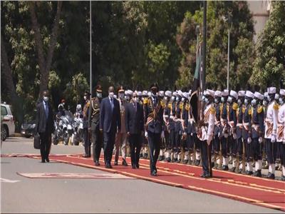 صورة من استقبال الرئيس السيسي بالسودان
