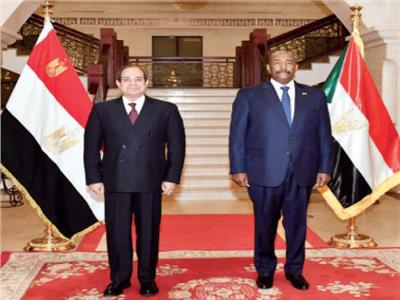 الرئيس السيسى والفريق البرهان فى القصر الجمهوري بالعاصمة السودانية الخرطوم