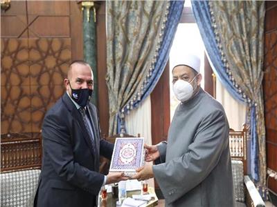 رئيس ديوان الوقف السني العراقي يلتقي فضيلة الإمام شيخ الأزهر الشريف