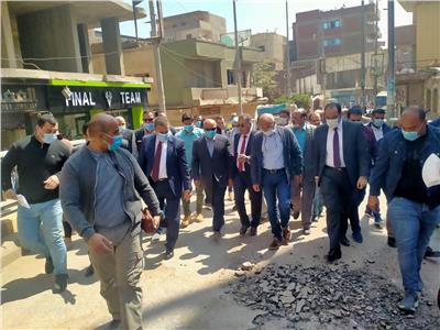 وزير النقل يتفقد الكوبرى العلوى بمدينة الباجور 