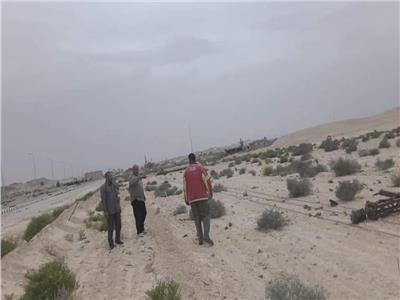 سقوط ٧ أعمدة كهرباء بسبب عاصفة ترابية في الحسنه