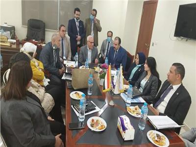 محافظ بورسعيد يلتقي بأعضاء لجنة الصحة بمجلس النواب