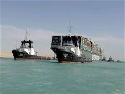 جنوح سفينة نقل حاويات عملاقة في قناة السويس