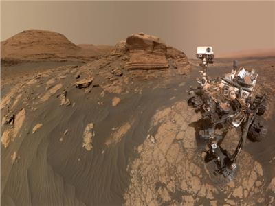 كيوريوسيتي تلتقط صورا على المريخ