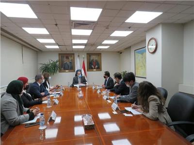 لقاء وزير المالية بالوقد الياباني 