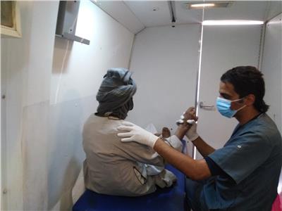 قوافل طبية في قرى أسوان