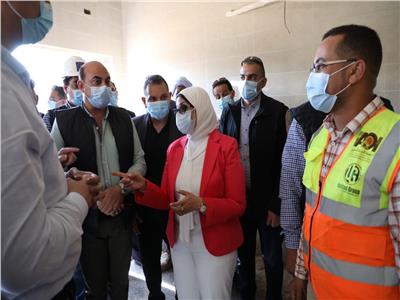 خلال زيارتها الميدانية بمحافظة أسوان لمتابعة سير العمل تمهيدًا لتطبيق منظومة التأمين الصحي الشامل