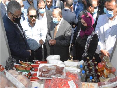 وزير التنمية المحلية يطلق مبادرة " شباب الخير " لتوفير السلع الغذائية بأسعار مخفضة بمناسبة شهر رمضان