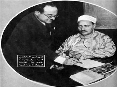 الشيخ محمد رفعت يوقع التعاقد مع الإذاعة عام 1937