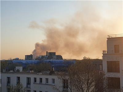 حريق في مستودع يحتوي على مواد حارقة بباريس