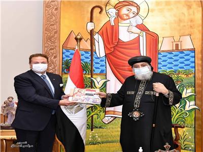 البابا تواضروس يستقبل سفيري البحرين 