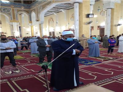 التزام تام في عاشر أيام صلاة التراويح  بمساجد الوادي الجديد