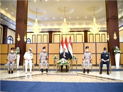 الرئيس السيسى يلتقي كبار قادة القوات المسلحة