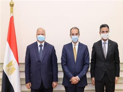  وزير الاتصالات ورئيس البريد ومحافظ القاهرة