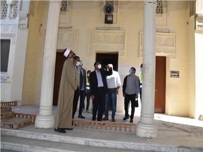 محافظ مطروح يتفقد أعمال ترميم مسجد العوام 