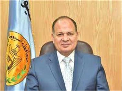 محافظ أسيوط يهنئ رئيس الجمهورية والشعب المصري بمناسبة عيد العمال 