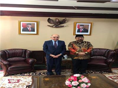  أشرف سلطان، سفير  مصر  بإندونيسيا، بوزير الشئون الدينية الإندونيسي "ياقوت خليل قماس"