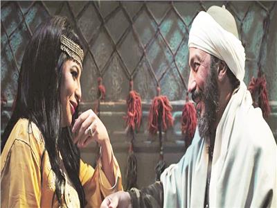  طارق لطفى ونور عبدالرحمن فى مشهد من مسلسل «القاهرة كابول»