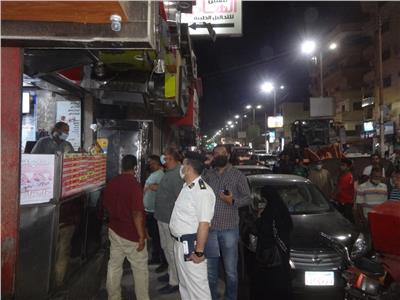 حملة على المقاهي والمحال وتحرير ٢٣ محضراً لعدم ارتداء الكمامة بمدينة الأقصر