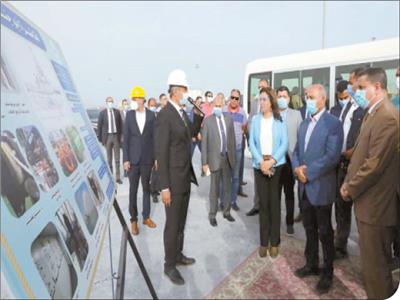 جانب من جولة وزير النقل لمتابعة تنفيذ المشروعات بميناء دمياط