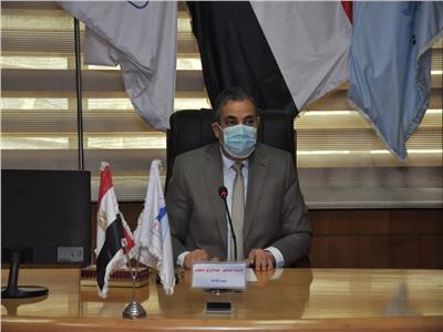  الدكتور عبد الرازق دسوقي رئيس الجامعة