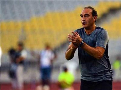 علي ماهر المدير الفني للفريق الأول لكرة القدم بالنادي المصري