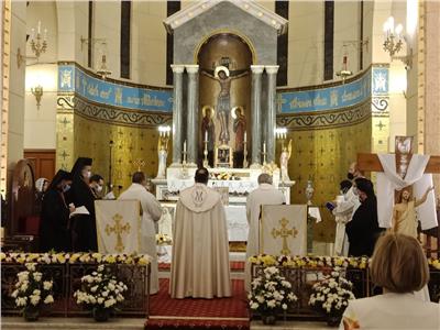 الكنيسة الكلدانية بمصر تحتفل بعيد ظهور العذراء في فاتيما 