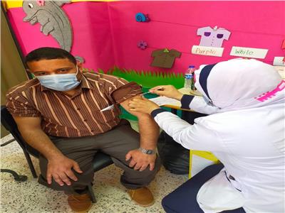  استمرار فعاليات مبادرة "اللقاح أمان " لتطعيم العاملين بتعليم الغربية ضد كورونا