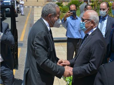 محافظ بورسعيد يستقبل وزير التموين 