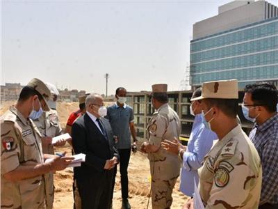 رئيس الهيئة الهندسية للقوات المسلحة ورئيس جامعة القاهرة يتفقدان المعهد القومى للأورام الجديد