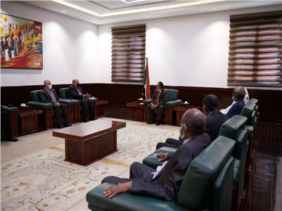 رئيس الوزراء السوداني يستقبل وزيرا الخارجية والري