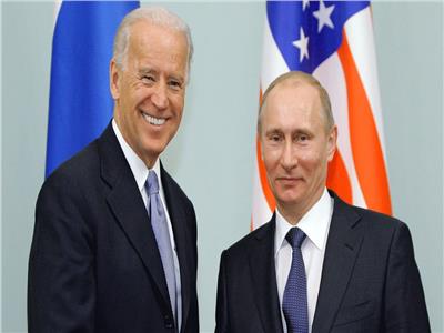 الرئيسان الروسي فلاديمير بوتين والأمريكي جو بايدن