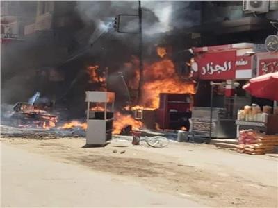 المعمل الجنائي يعاين موقع حريق داخل محل ومطعم بمدينة أبو قرقاص 
