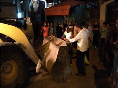 رئيس مدينة دمنهور يقود حملة نظافة ورفع إشغالات بمنطقة سويقة مرعي بابو الريش