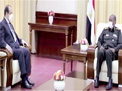 لقاء الوزير عباس كامل ورئيس مجلس السيادة السودانى