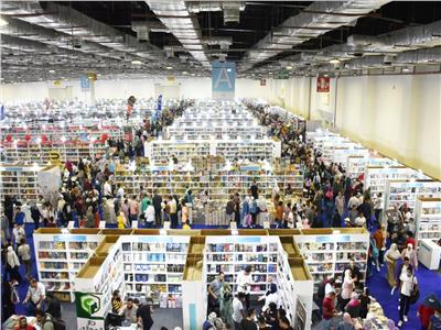 ٩٠ ألف زائر في ثاني أيام معرض القاهرة الدولي للكتاب