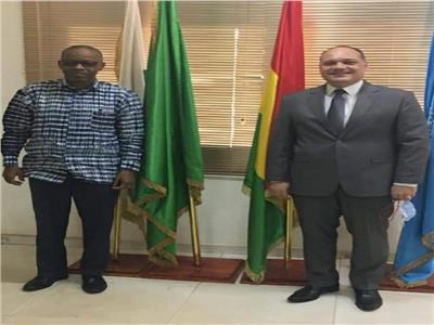 سفير مصر في كوناكري يلتقى  وزير التعاون والتكامل الأفريقي في غينيا 