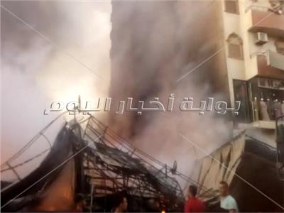 حريق هائل بمعرضين تجاريين بمدينة طهطا 