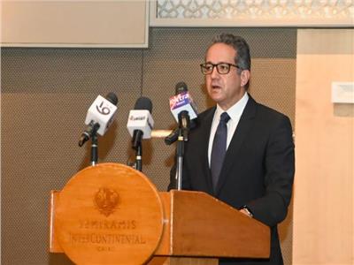 وزير السياحة والآثار د.خالد العناني 