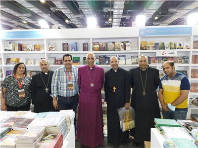 رئيس الأسقفية مشيدًا بمستوى معرض الكتاب