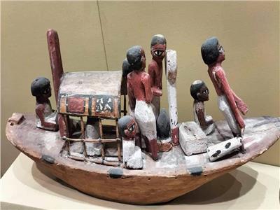 متحف سوهاج يستعرض مركب خشبي 