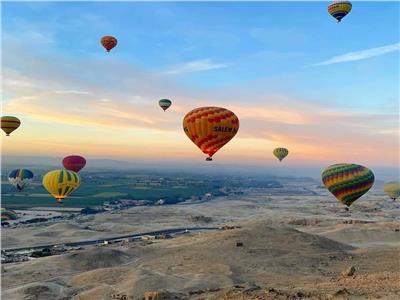 رحلة البالون السياحي بالاقصر