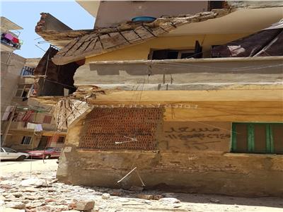 انهيار شرفة منزل مكون من طابقين في بني سويف 