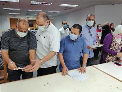 جامعة حلوان تواصل تطعيم منتسبيها ضد فيروس كورونا 