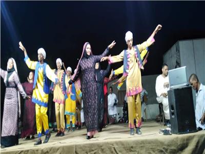 المسرح المتنقل يصل أم الحويطات 