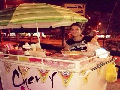 «رز وملوخية دليفري».. وجبات «ريم» طازة على عربة بشوارع القاهرة