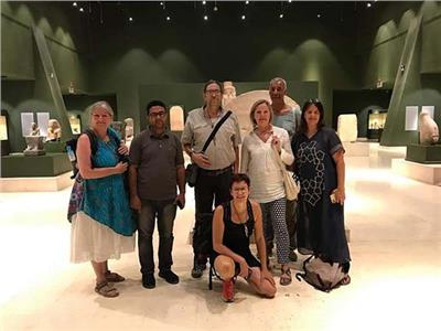 متحف سوهاج يستقبل فوج سياحي من امريكا 